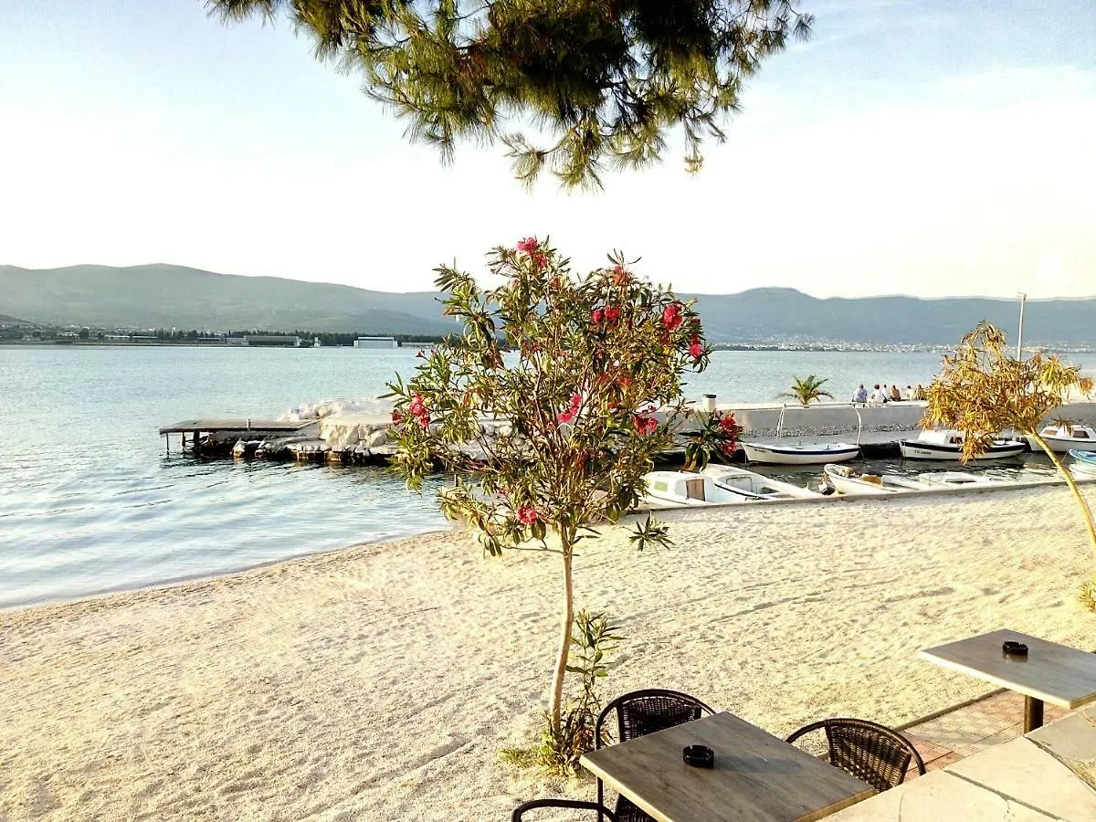 More Apartment Trogir 0*,